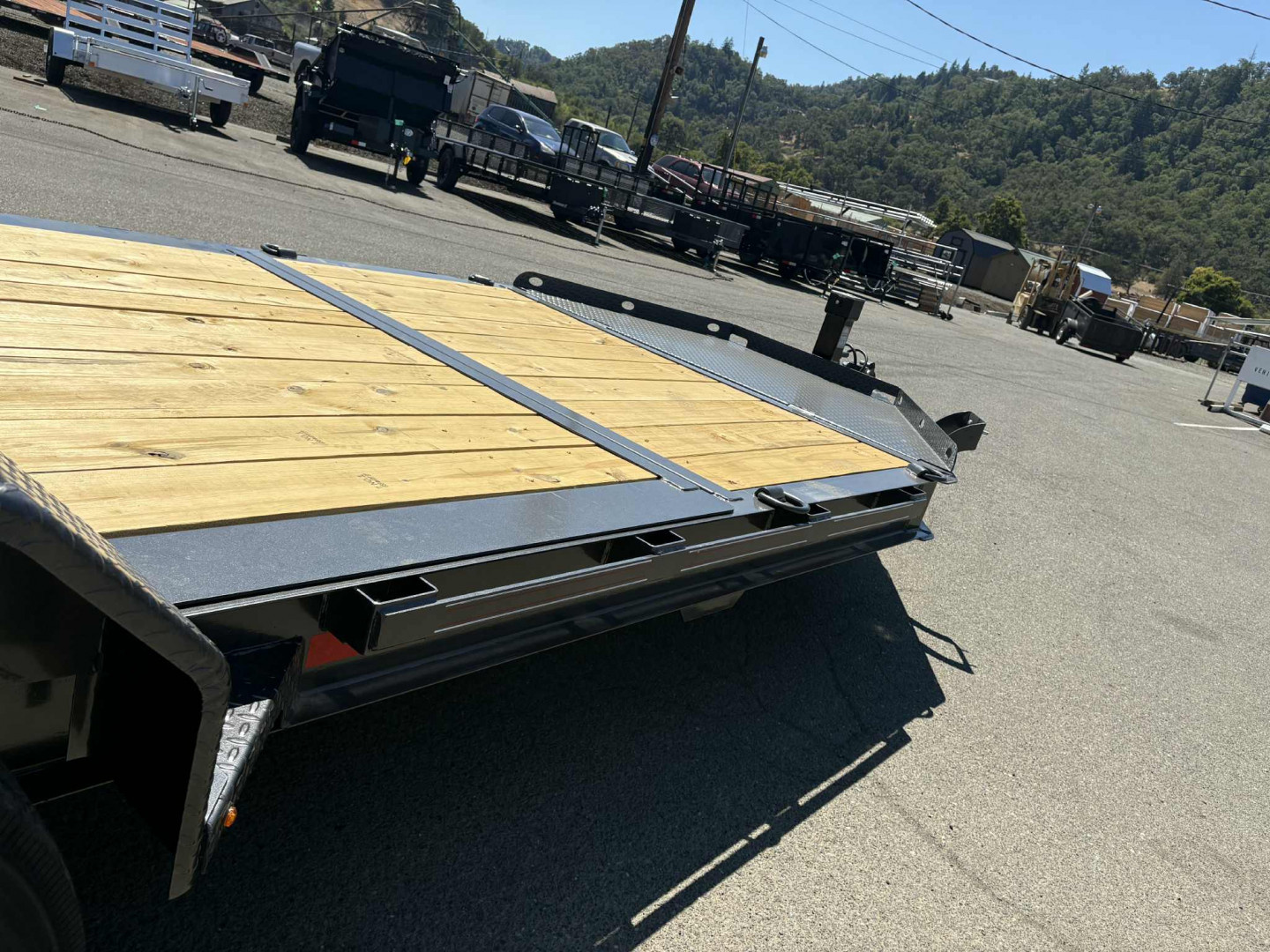 New 2026 Diamond C Trailers HDT207 82X20 Equipment Trailer CARBON METALLIC GRAY