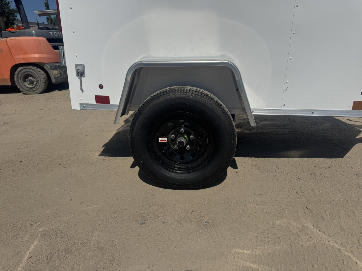New 2025 Cross Trailers 4-6-1V Enclosed