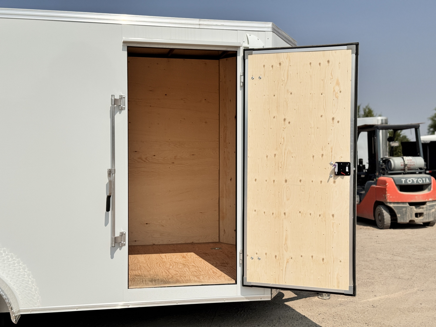 New 2026 Southland Trailers 7-16-1.5V Enclosed