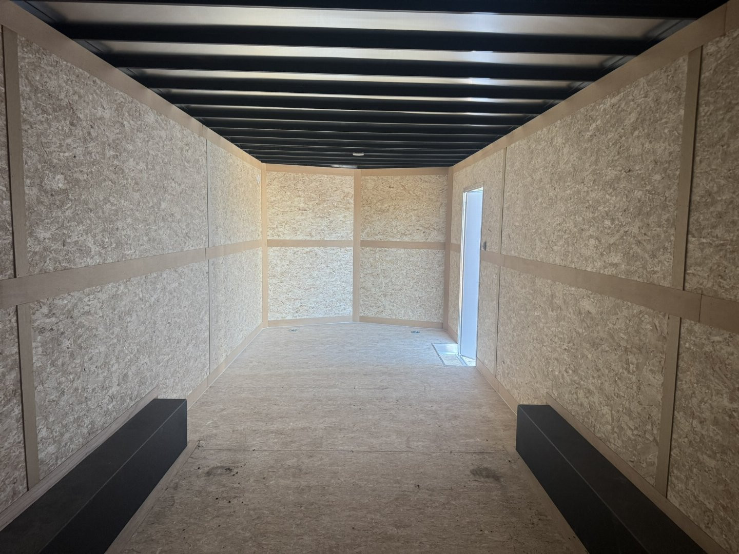 New 2025 Cross Trailers 8.5-24-1V Enclosed