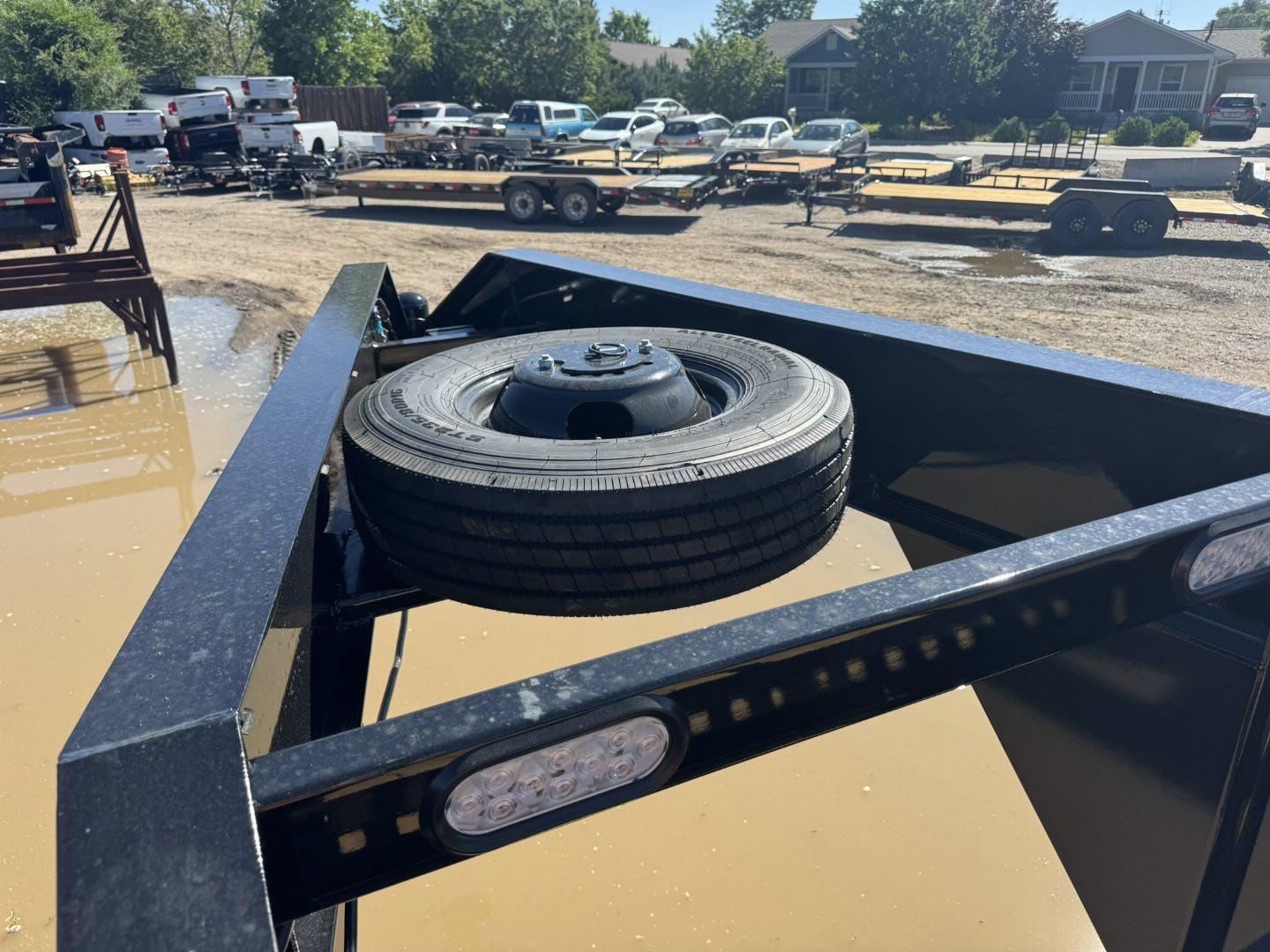 New 2025 Diamond T 8.5-40 Tandem Dual Gooseneck W/ 12K Axles