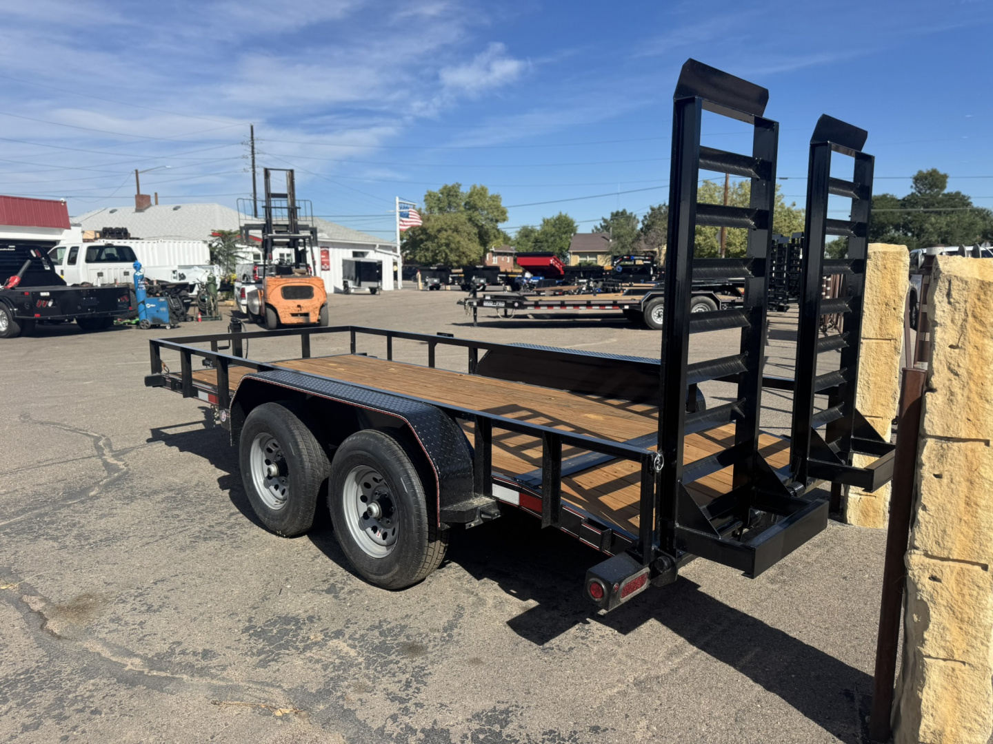 New 2025 Diamond T 5.5-14 Tandem Axle Utility W/ Heavy Duty Ramps 10K GVWR