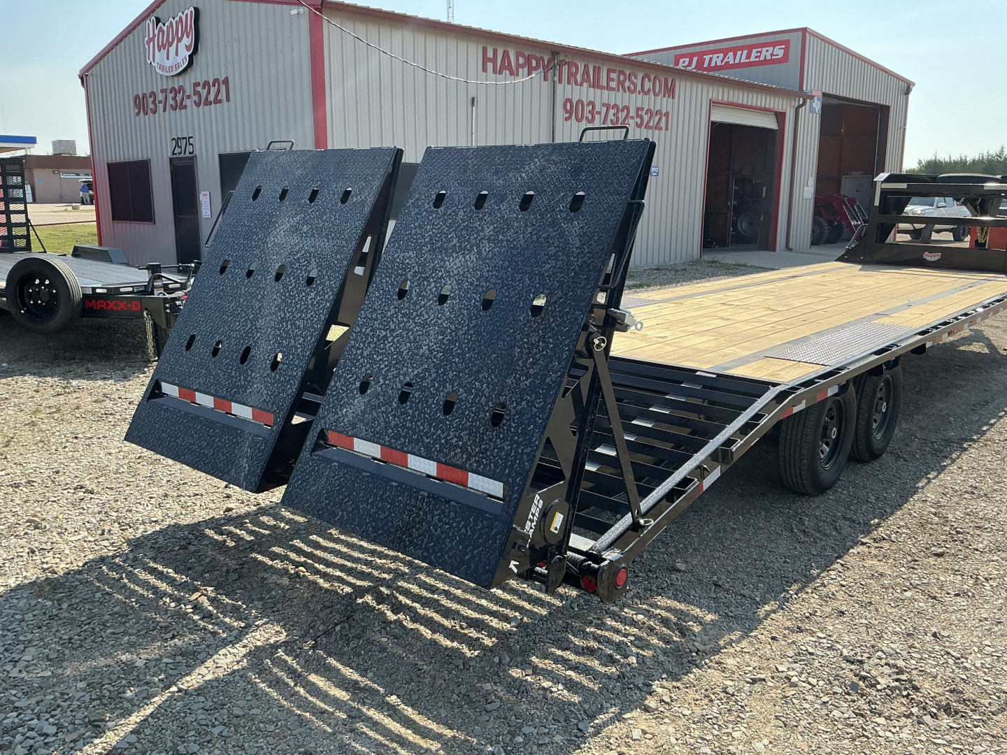 New 2026 PJ 102”x30’ Quest Gooseneck Flatbed w/ Singles – LQ