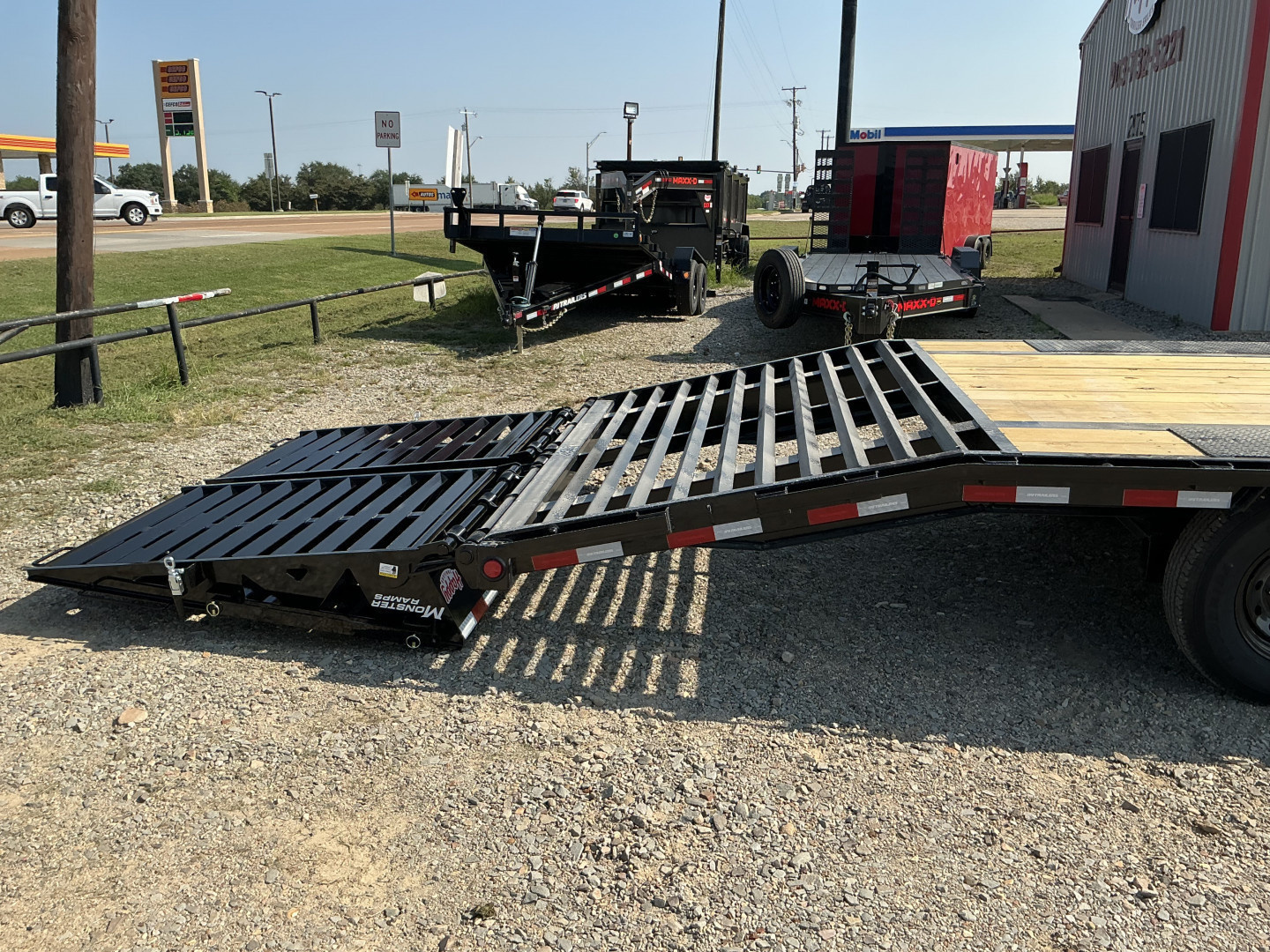 New 2026 PJ 102”x30’ Quest Gooseneck Flatbed w/ Singles – LQ