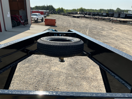 New 2026 PJ 102”x30’ Quest Gooseneck Flatbed w/ Singles – LQ