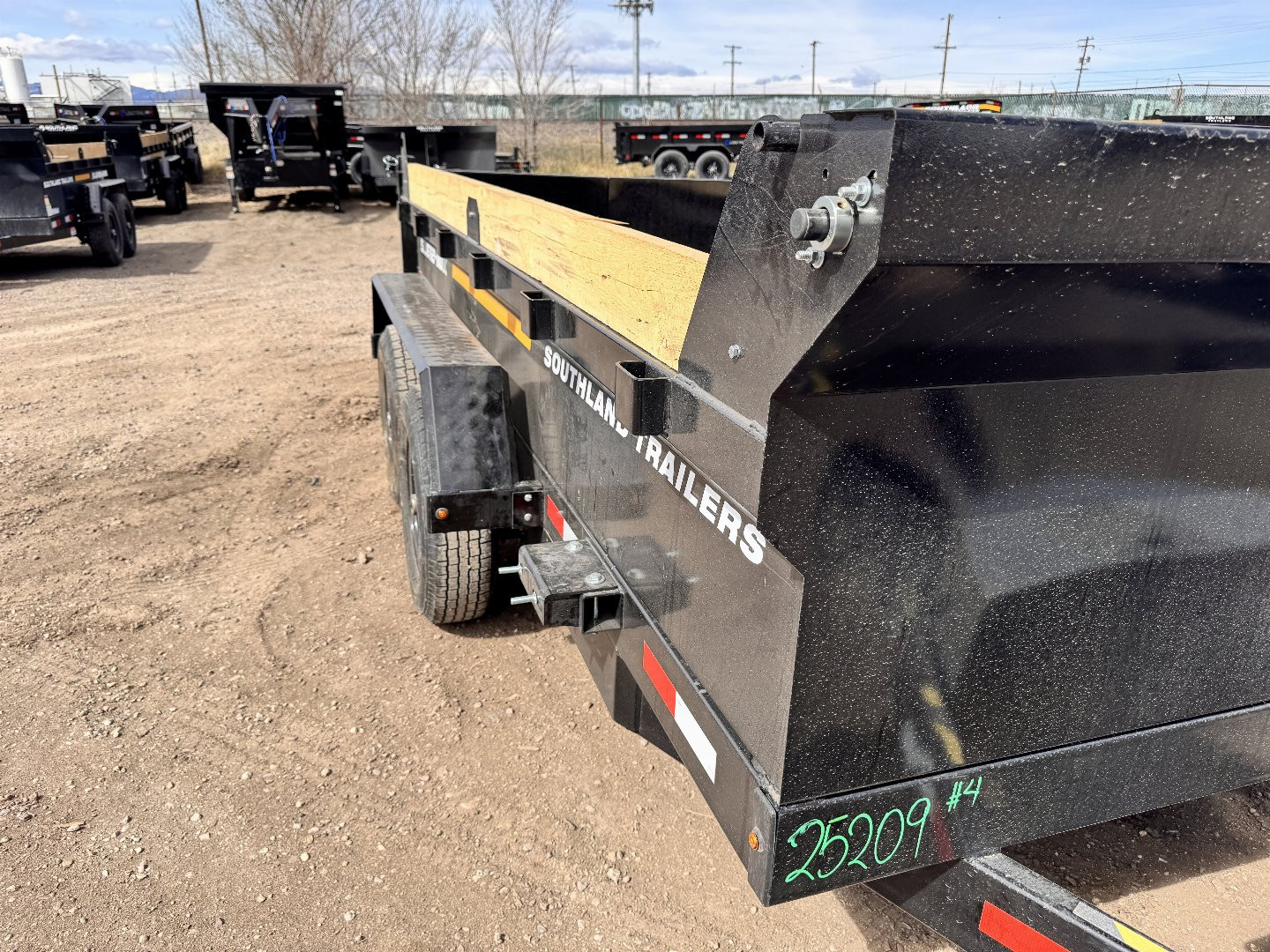 New 2025 Southland Trailers 6-12Dump10K
