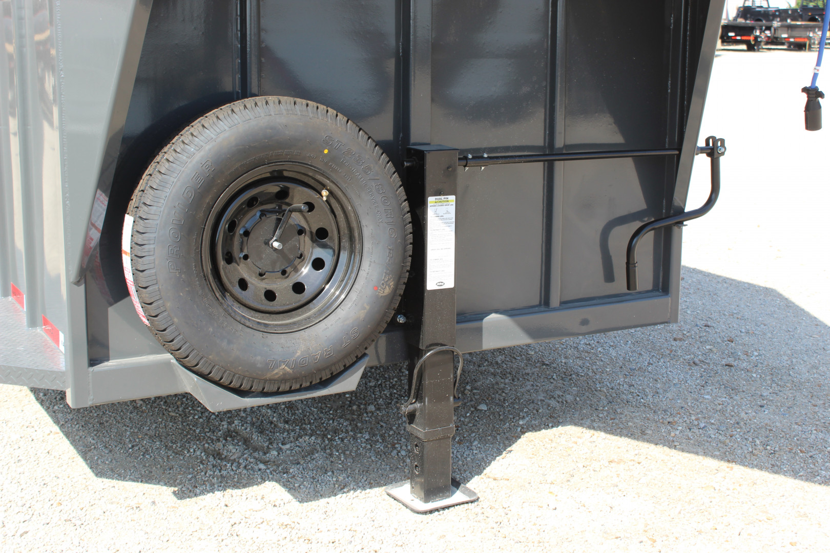 New 2025 Eagle X Trailers 6.8 x24 Gooseneck LIvestock Trailer