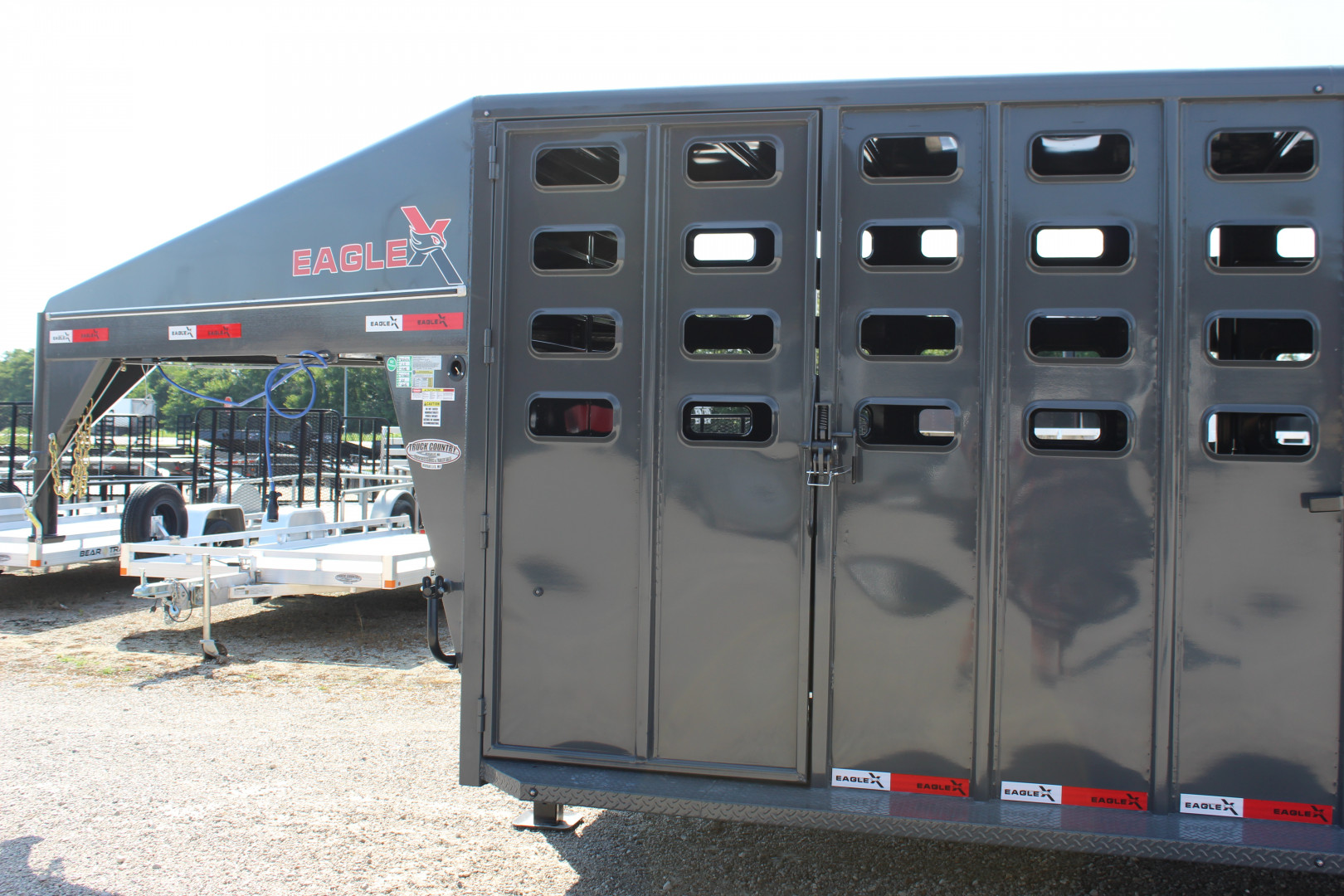 New 2025 Eagle X Trailers 6.8 x24 Gooseneck LIvestock Trailer