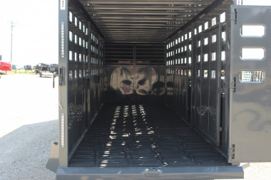 New 2025 Eagle X Trailers 6.8 x24 Gooseneck LIvestock Trailer