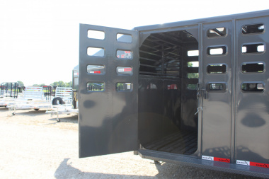 New 2025 Eagle X Trailers 6.8 x24 Gooseneck LIvestock Trailer