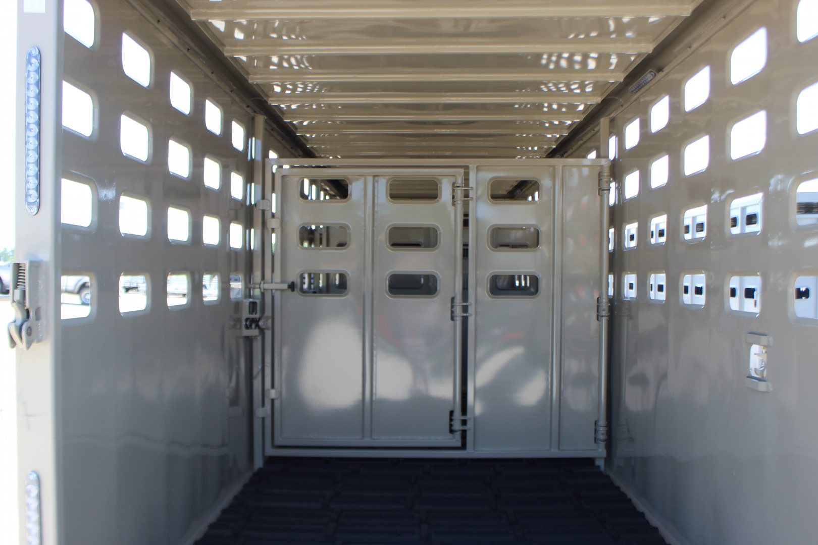New 2025 Eagle X Trailers 6.8' x24' Gooseneck LIvestock Trailer