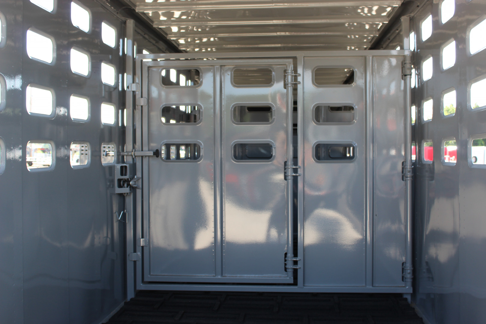 New 2025 Eagle X 6.8' x24' Gooseneck LIvestock Trailer