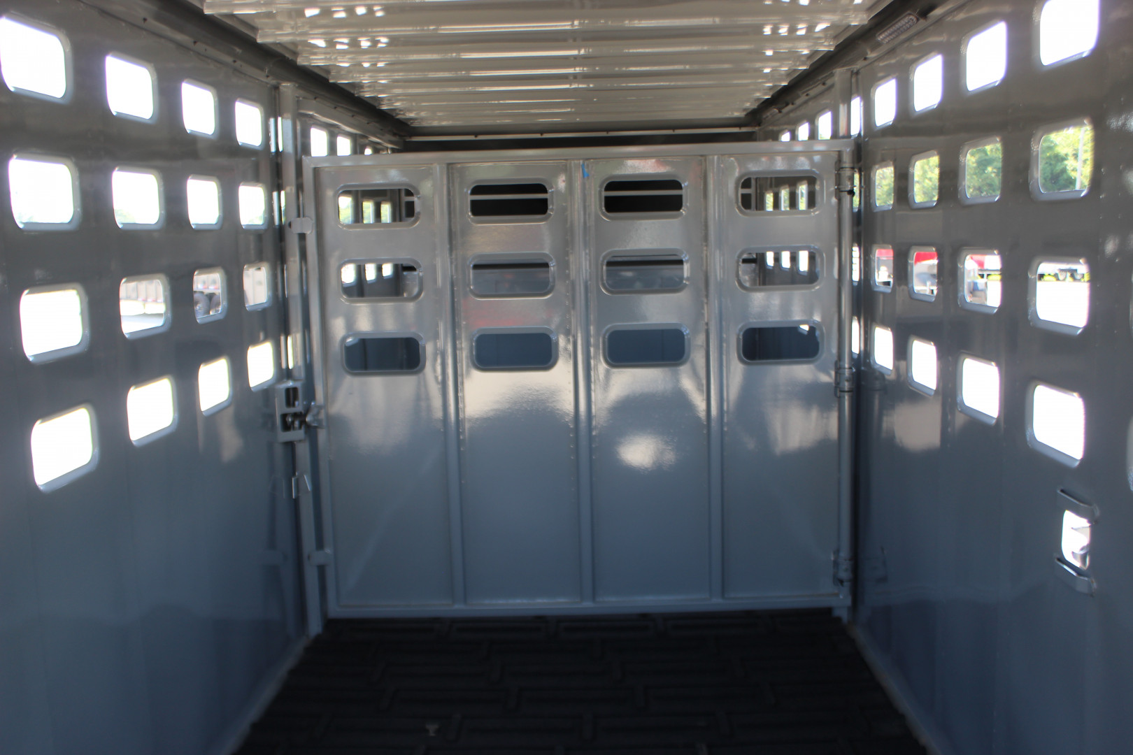 New 2025 Eagle X 6.8' x24' Gooseneck LIvestock Trailer