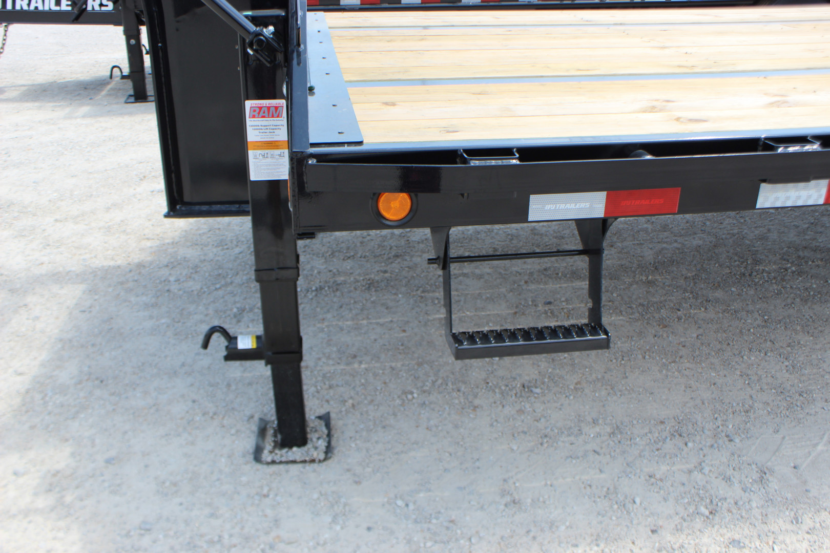 New 2026 PJ Trailer LD 32' Gooseneck Flatbed Trailer