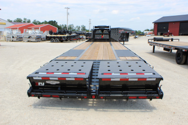 New 2026 PJ Trailer LD 32' Gooseneck Flatbed Trailer