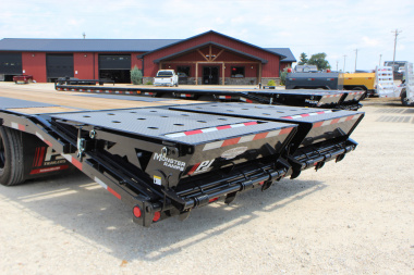 New 2026 PJ Trailer LD 32' Gooseneck Flatbed Trailer