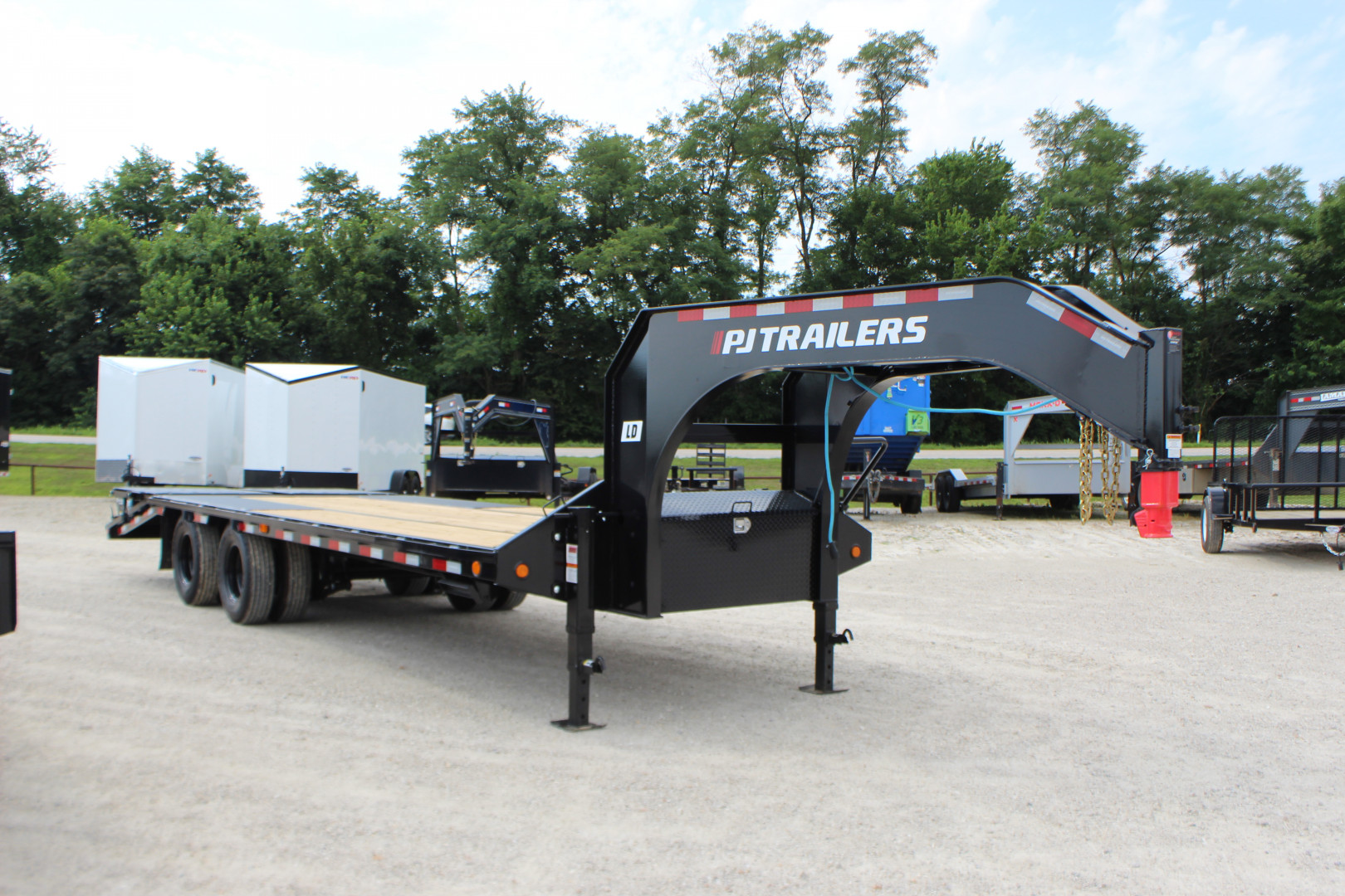 New 2026 PJ Trailer LD 25' Gooseneck Flatbed Trailer