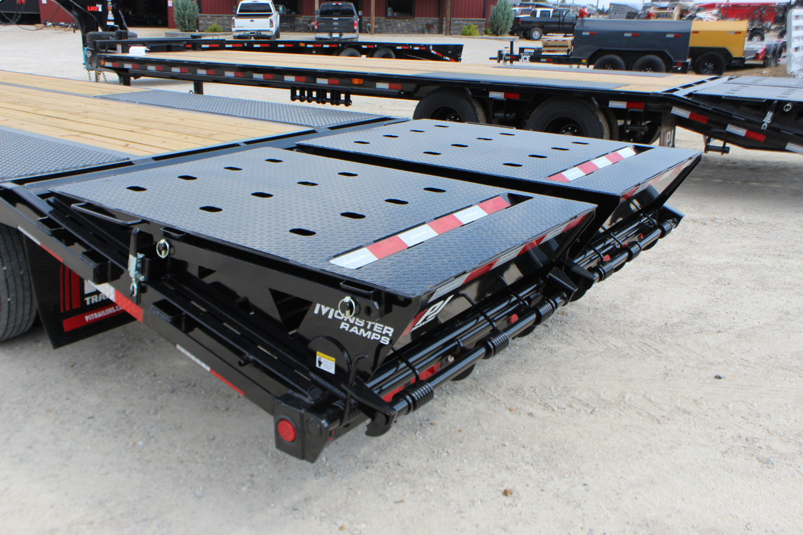 New 2026 PJ Trailer LD 25' Gooseneck Flatbed Trailer