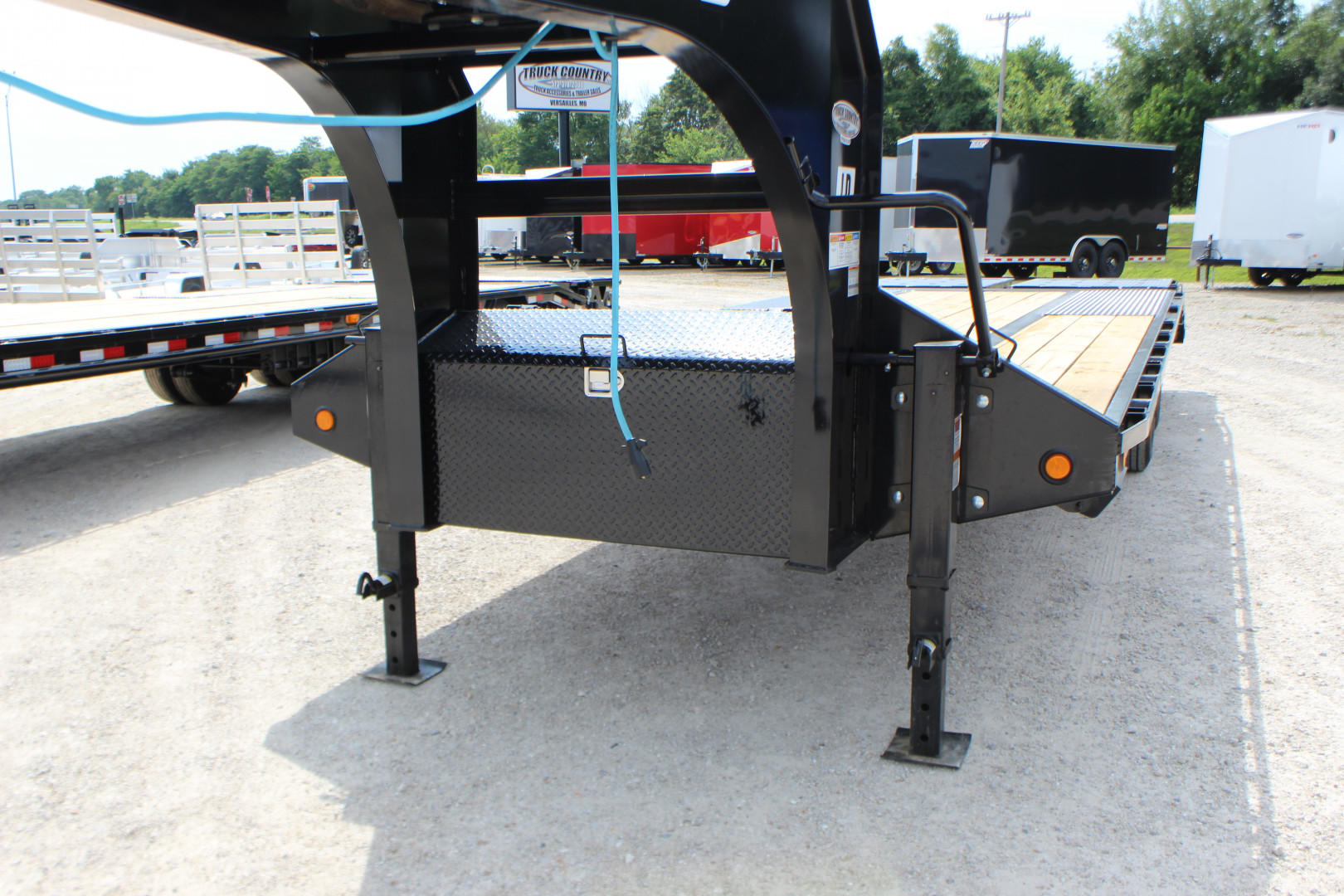 New 2026 PJ Trailer LD 25' Gooseneck Flatbed Trailer