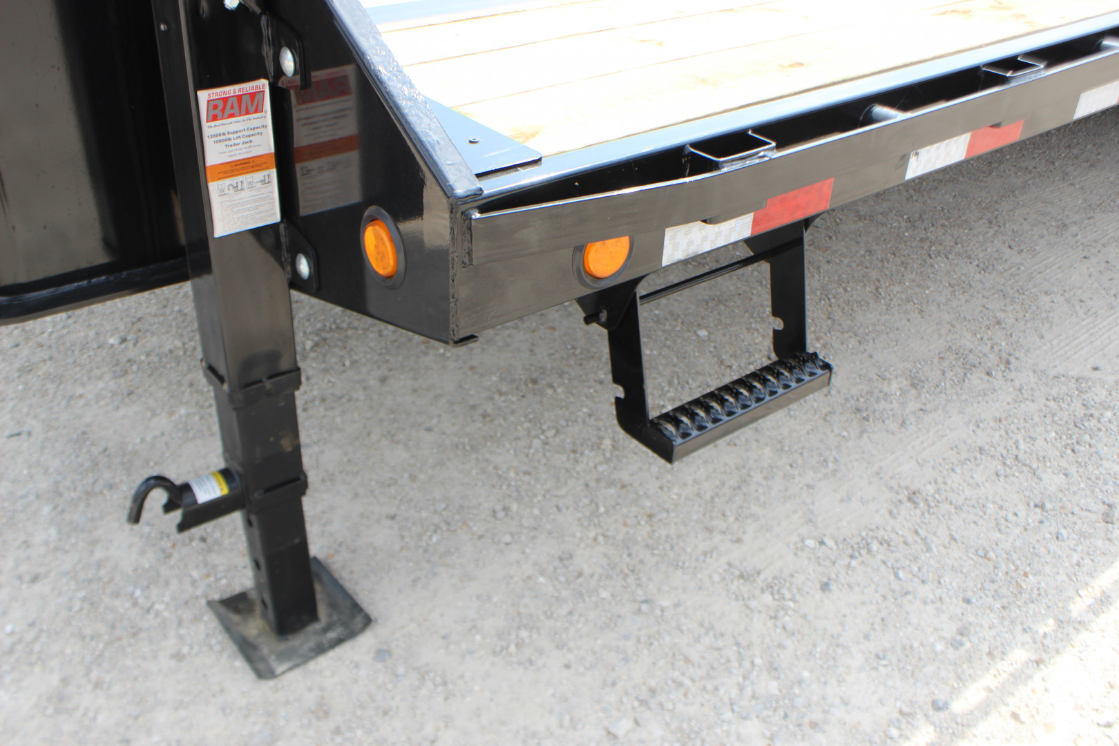 New 2026 PJ Trailer LD 25' Gooseneck Flatbed Trailer