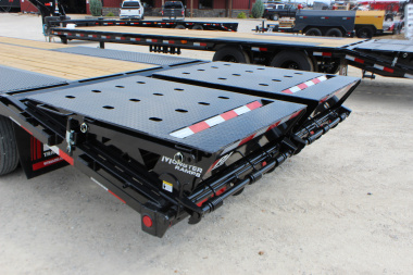 New 2026 PJ Trailer LD 25' Gooseneck Flatbed Trailer