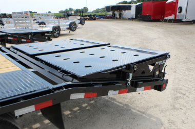 New 2026 PJ Trailer LD 25' Gooseneck Flatbed Trailer