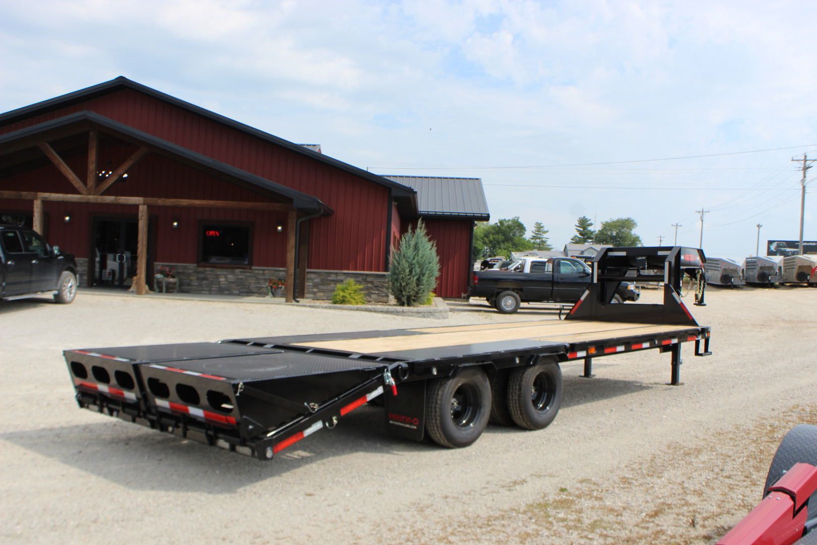New 2026 MAXX-D LKX 25' Gooseneck Flatbed Trailer