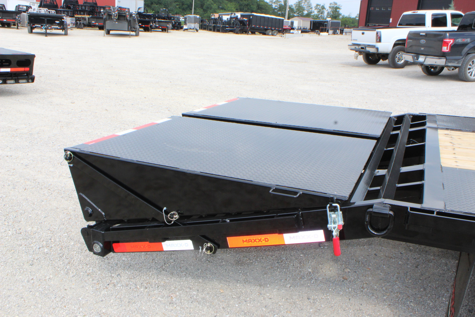 New 2026 MAXX-D LKX 25' Gooseneck Flatbed Trailer