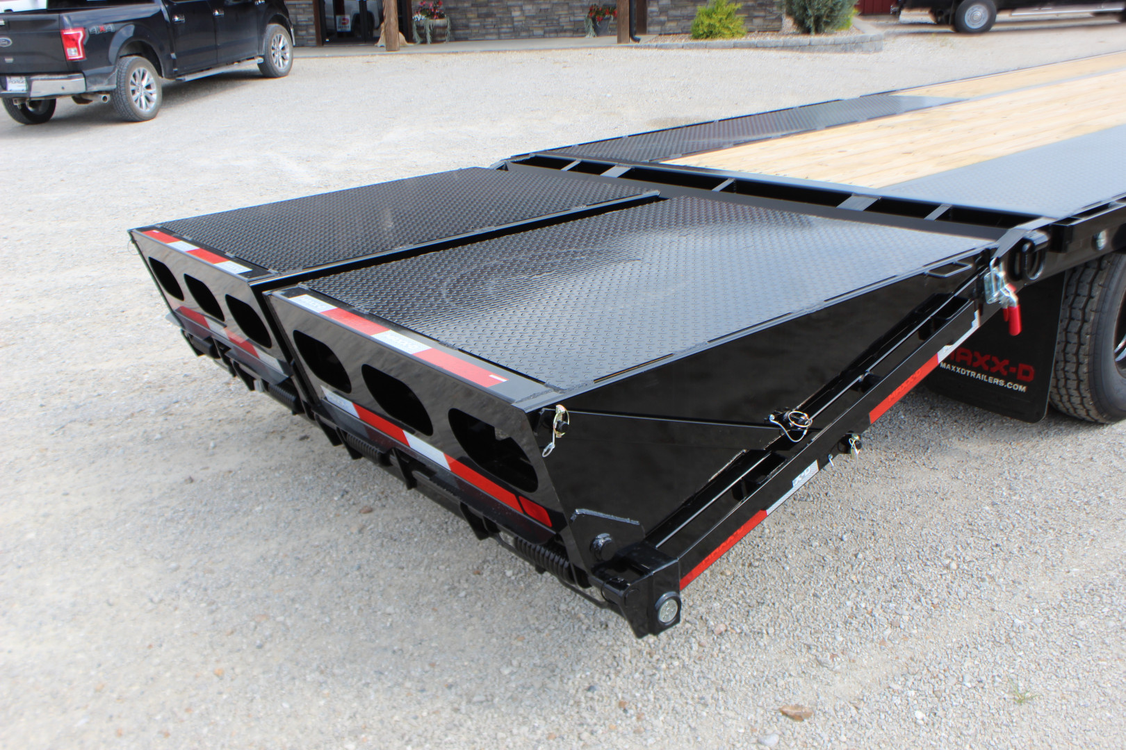 New 2026 MAXX-D LKX 25' Gooseneck Flatbed Trailer