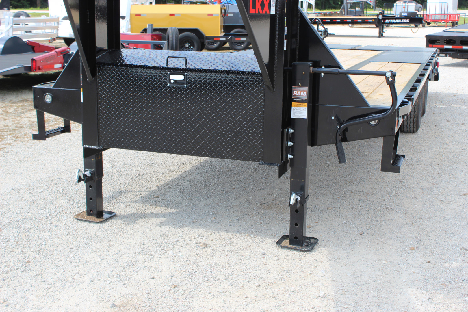 New 2026 MAXX-D LKX 25' Gooseneck Flatbed Trailer