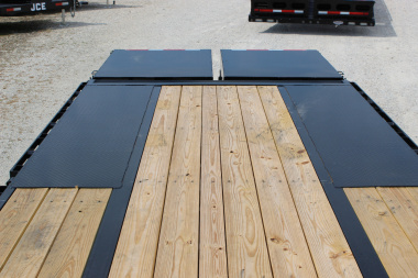 New 2026 MAXX-D LKX 25' Gooseneck Flatbed Trailer