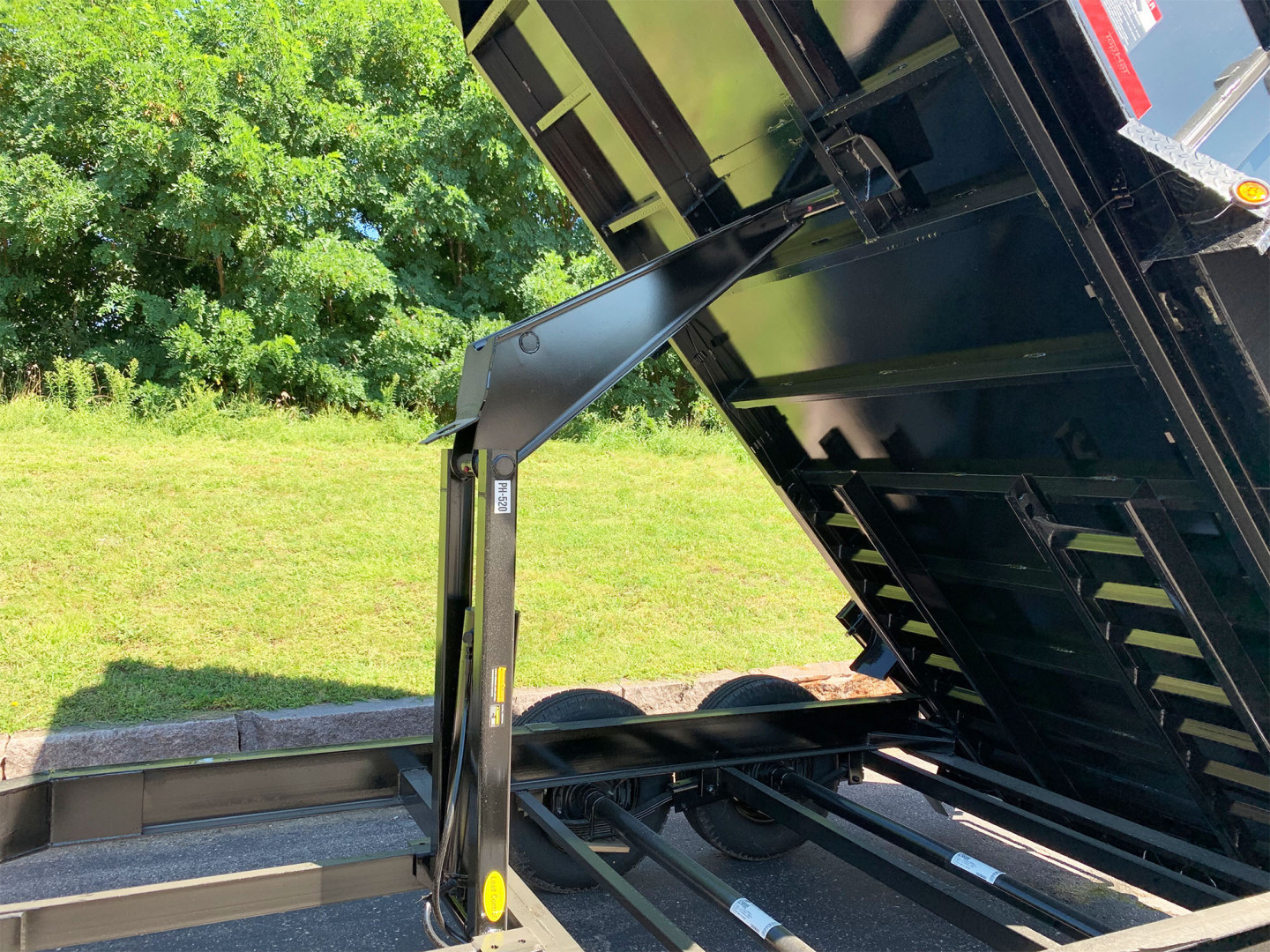 New 2025 Top Hat 7x14 Heavy Duty Dump Trailer!