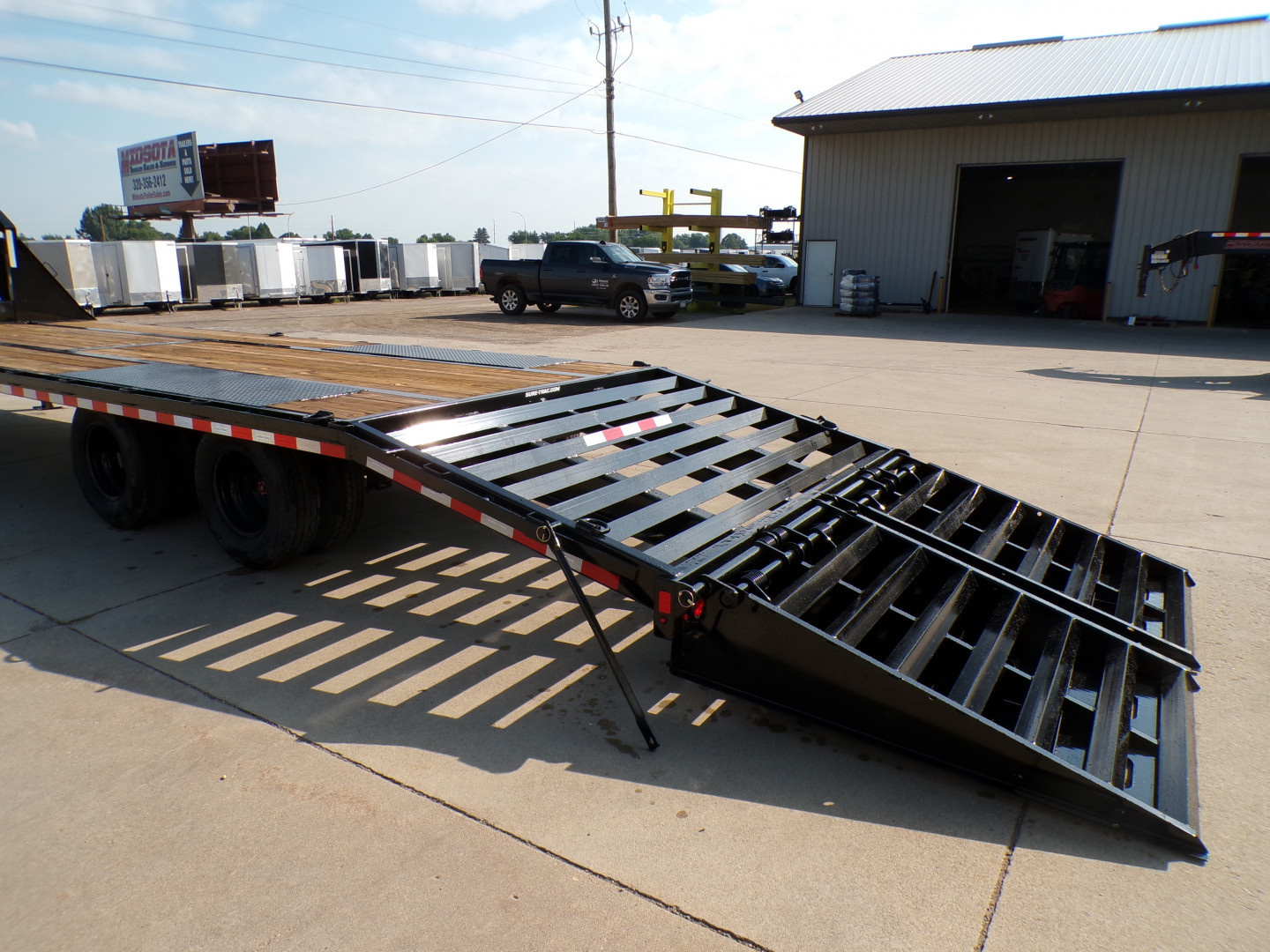 New 2025 Sure-Trac 8.5 x 23+5 HD LP GN 22.5K Deckover Trailer - 262