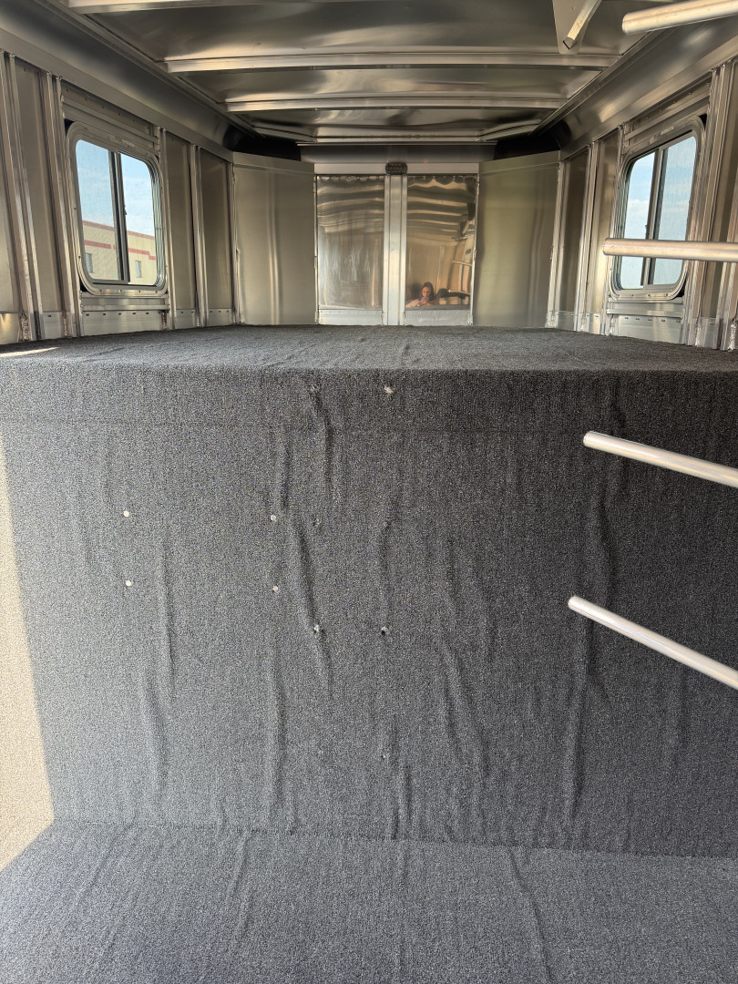 Used 2017 Featherlite Trailers 3H GN Legend Series Horse Trailer