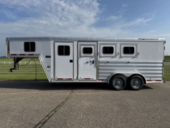 Used 2017 Featherlite Trailers 3H GN Legend Series Horse Trailer