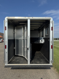 Used 2017 Featherlite Trailers 3H GN Legend Series Horse Trailer