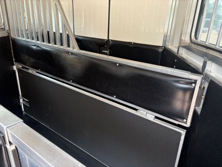 Used 2019 Sundowner 3H GN Horse Trailer