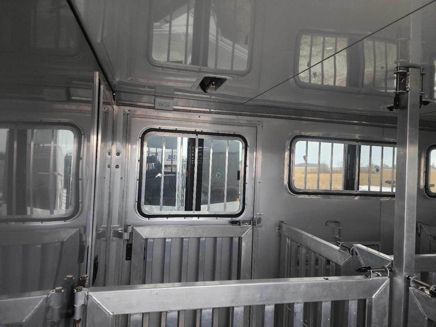 New 2026 Frontier Low Pro DDFW 6 Pen/ Stock Combo Trailer (NO TRADE)