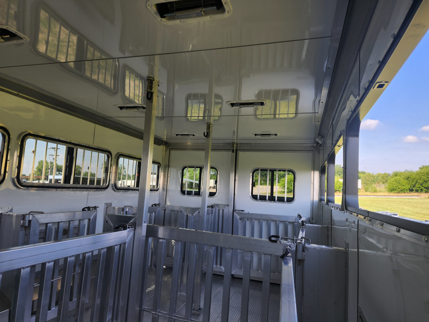 New 2026 Frontier 8 x 20 Stock Low 8 Pen/ Stock Combo Trailer