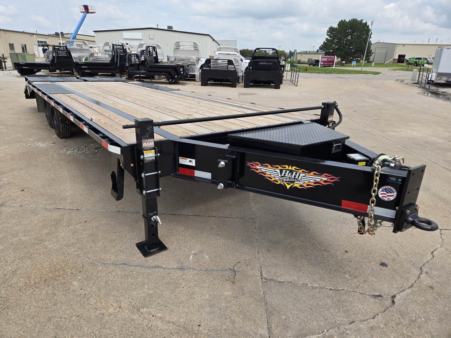 Used 2025 H&H Trailers 20+5 17.6K Equipment Trailer
