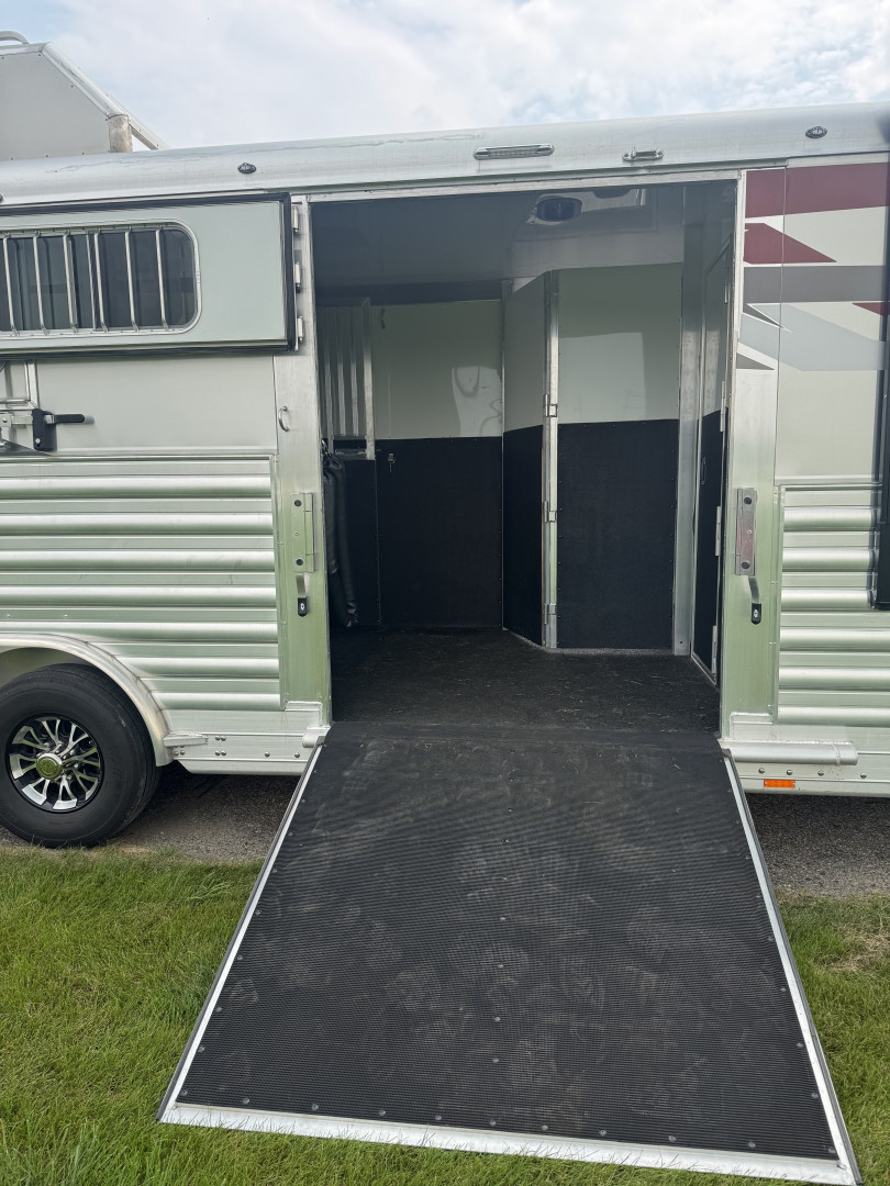 Used 2022 4-Star Trailers 2+1 Trail Boss LQ Horse Trailer