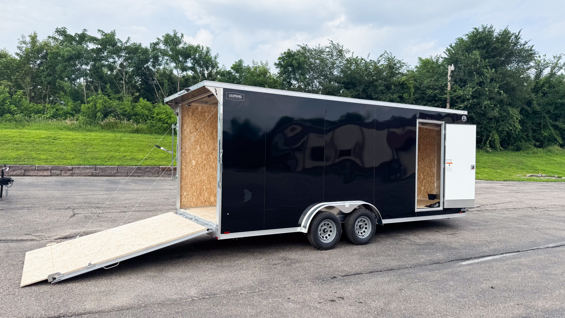 New 2025 Lightning 7.5x20 Enclosed with Ramp Door!