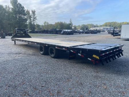 New 2026 Big Tex 30+5 22GN Gooseneck w/ Mega Ramps 23900 GVWR