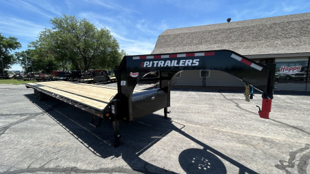 2026 PJ 102"x40' GN Low-Pro Flatbed w/ Singles - LS