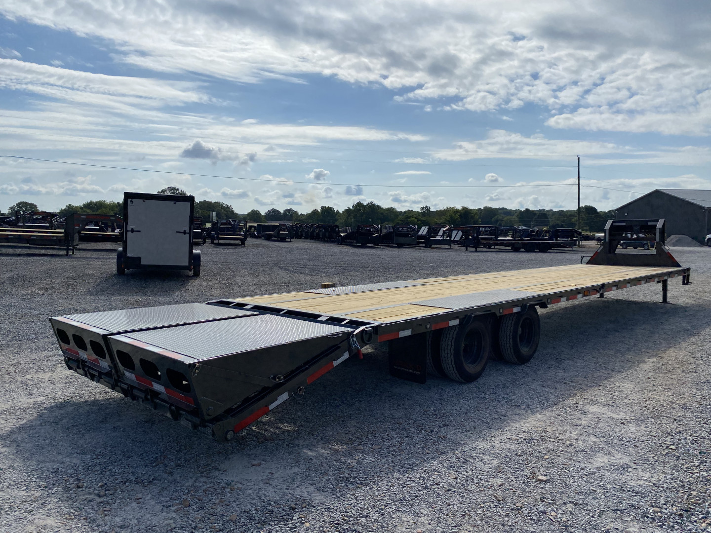 New 2026 MAXXD 102"X40' 25K Gooseneck Flatbed Trailer