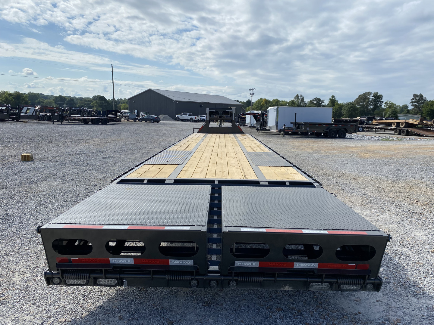 New 2026 MAXXD 102"X40' 25K Gooseneck Flatbed Trailer