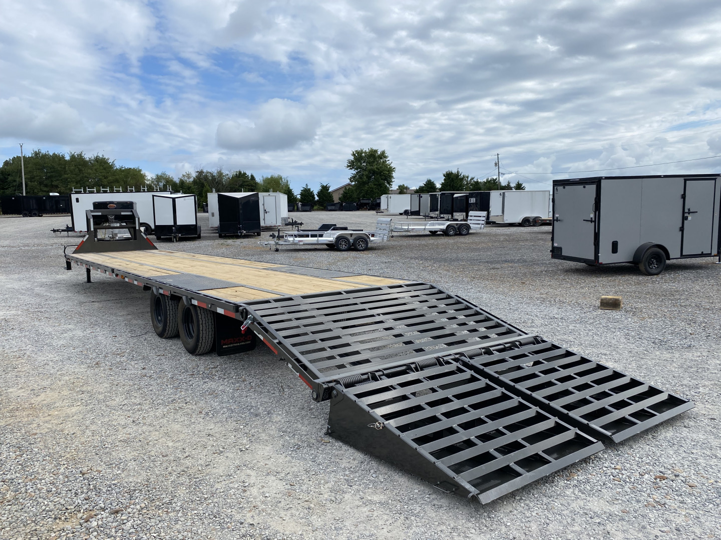 New 2026 MAXXD 102"X40' 25K Gooseneck Flatbed Trailer