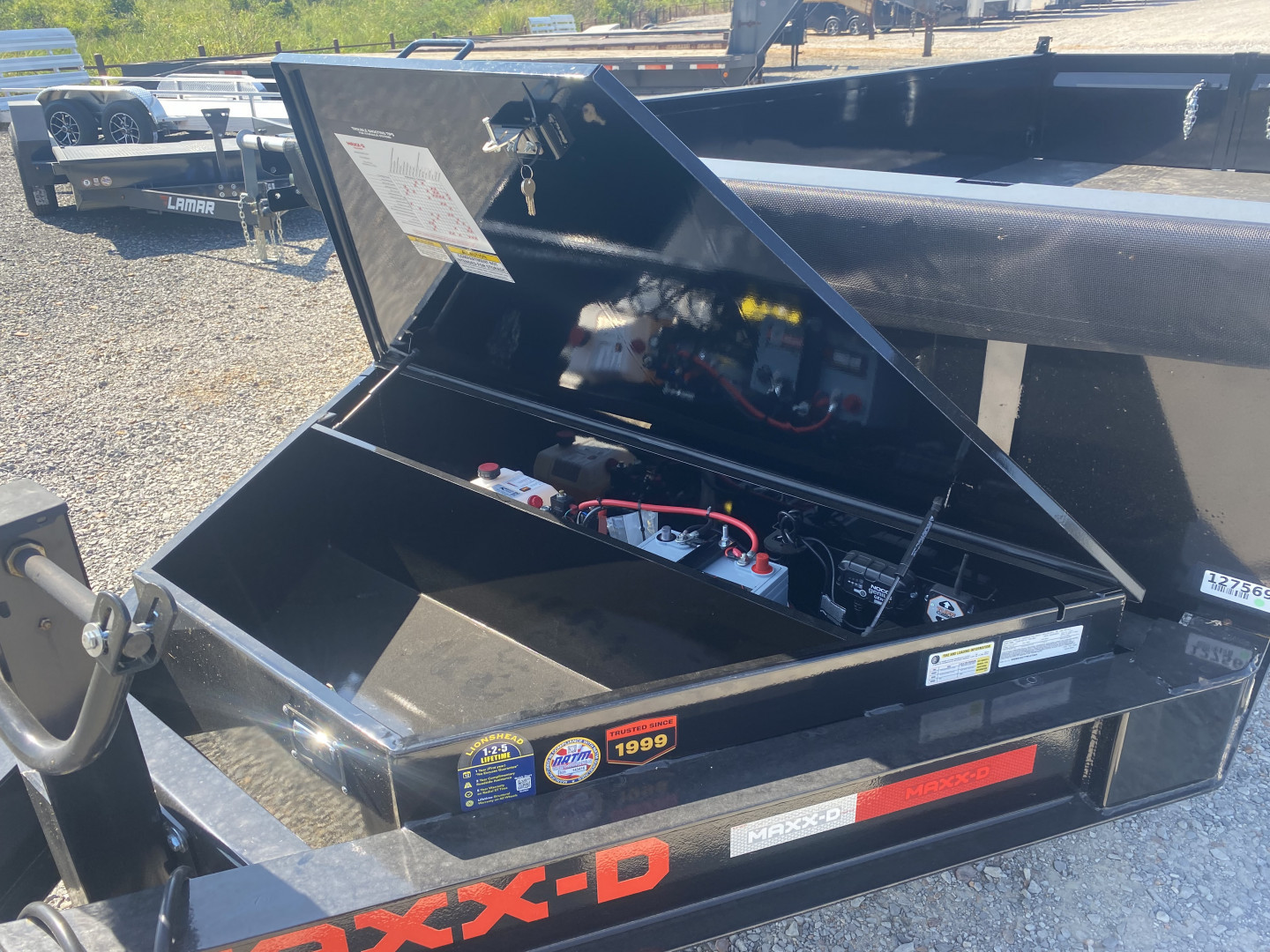 New 2026 MAXXD 83"x16' 17.5k Dump Trailer