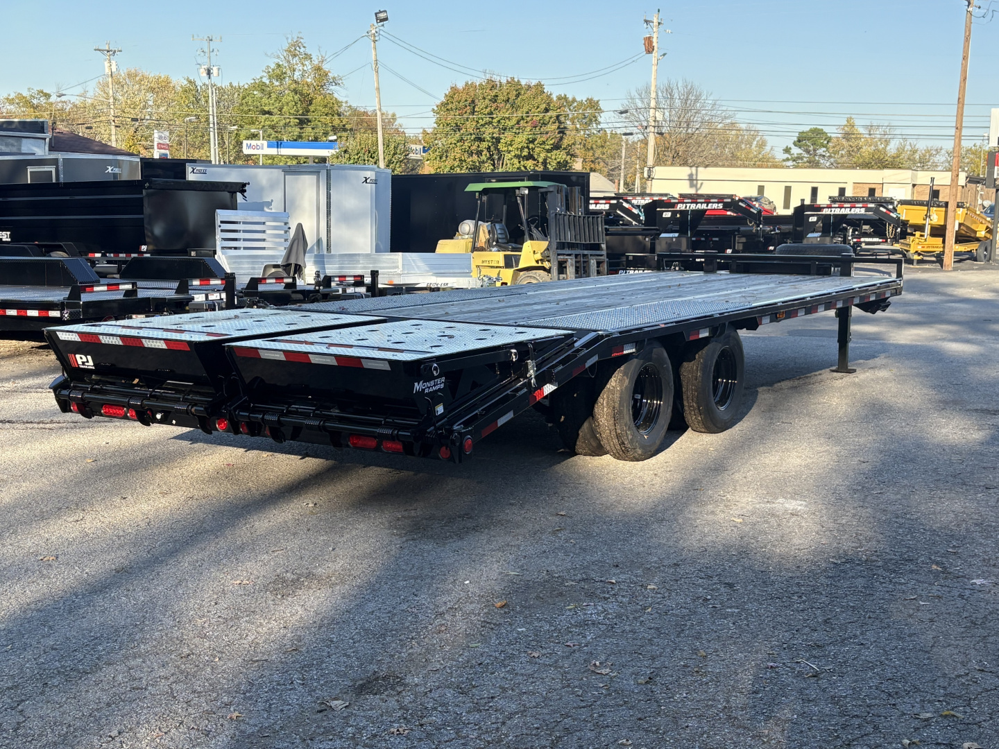New 2026 PJ Trailers 102" x 25' (PL) 22.5K GVWR - Low-Pro Pintle w. Duals Deckover Trailer
