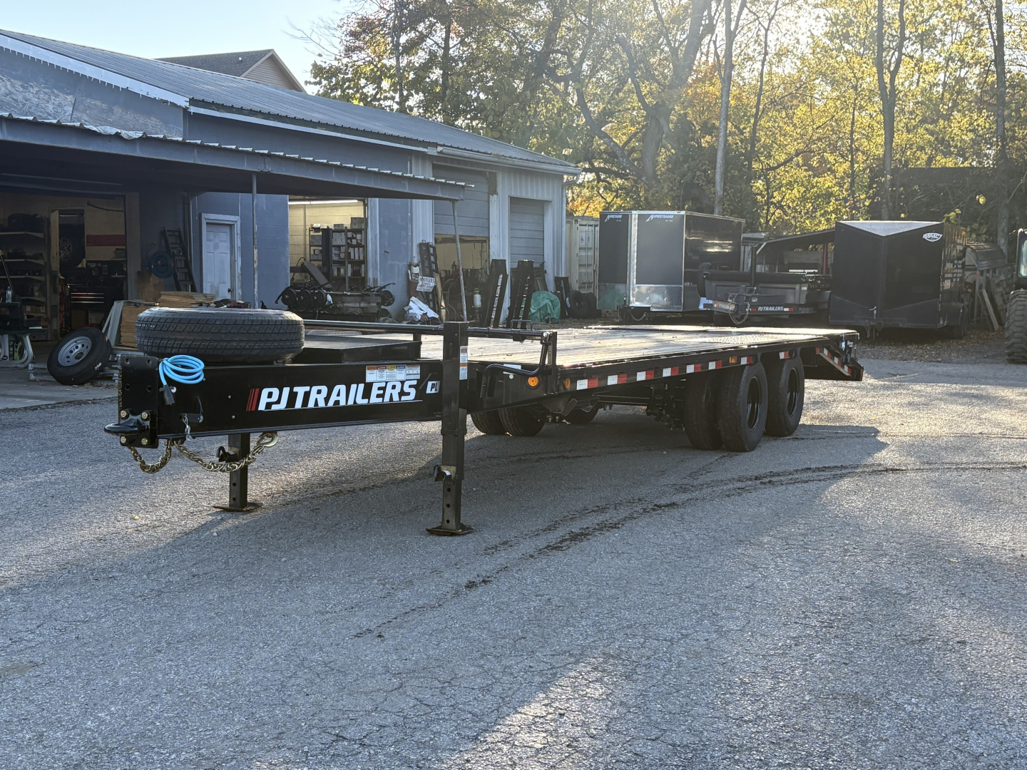 New 2026 PJ Trailers 102" x 25' (PL) 22.5K GVWR - Low-Pro Pintle w. Duals Deckover Trailer